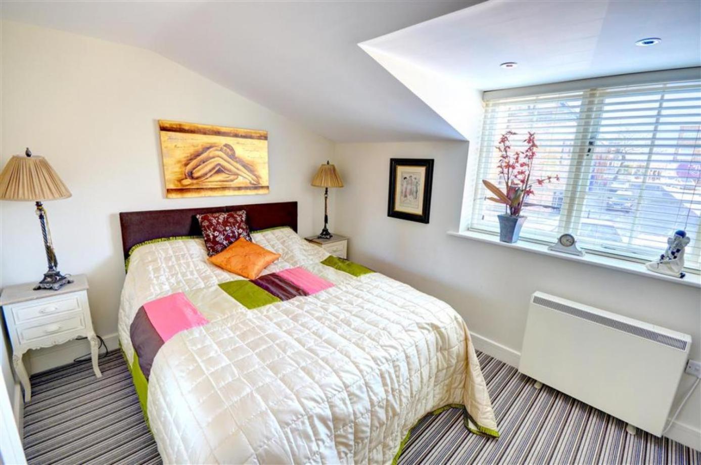 Hotties House - Two-Bed Cottage, Dog-Friendly & Off-Street Parking - Scarborough Exterior photo